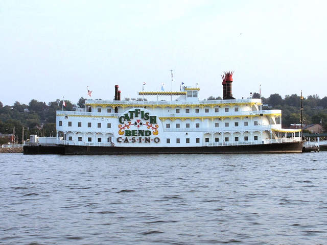 Catfish Bend Riverboat Casino Ii Riverboats Towboats Pushboats Barges Mississippi River Ohio River